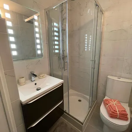 De Charme A 2 Min De La Apartment Vallauris